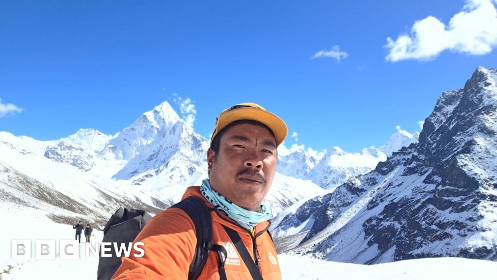 Everest flood warning neglected for years, Nepal officials tell BBC