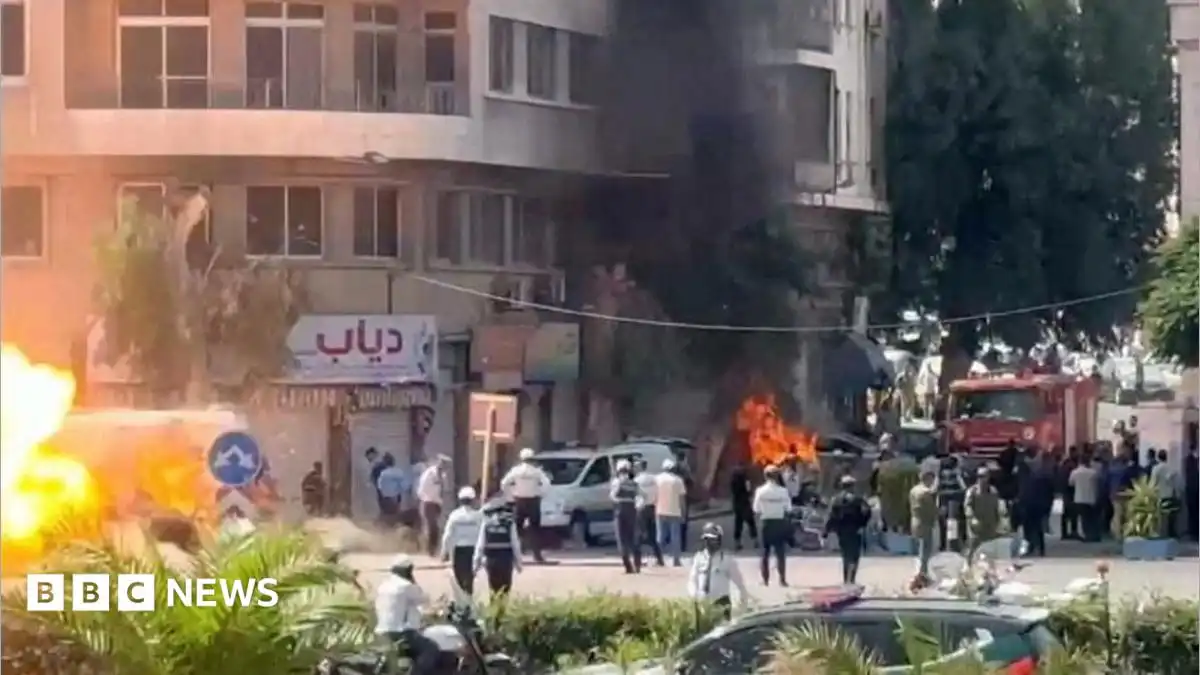 Explosions injure 18 in Damascus during Macron's visit