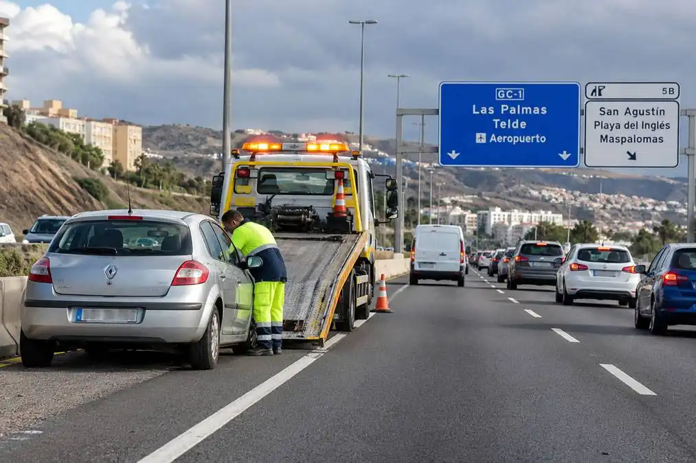 Express recovery trucks planned to cut motorway traffic jams
