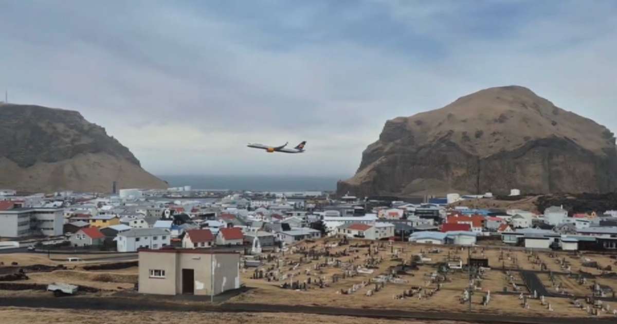 Fær ekki að fljúga á meðan lágflugið er til rannsóknar