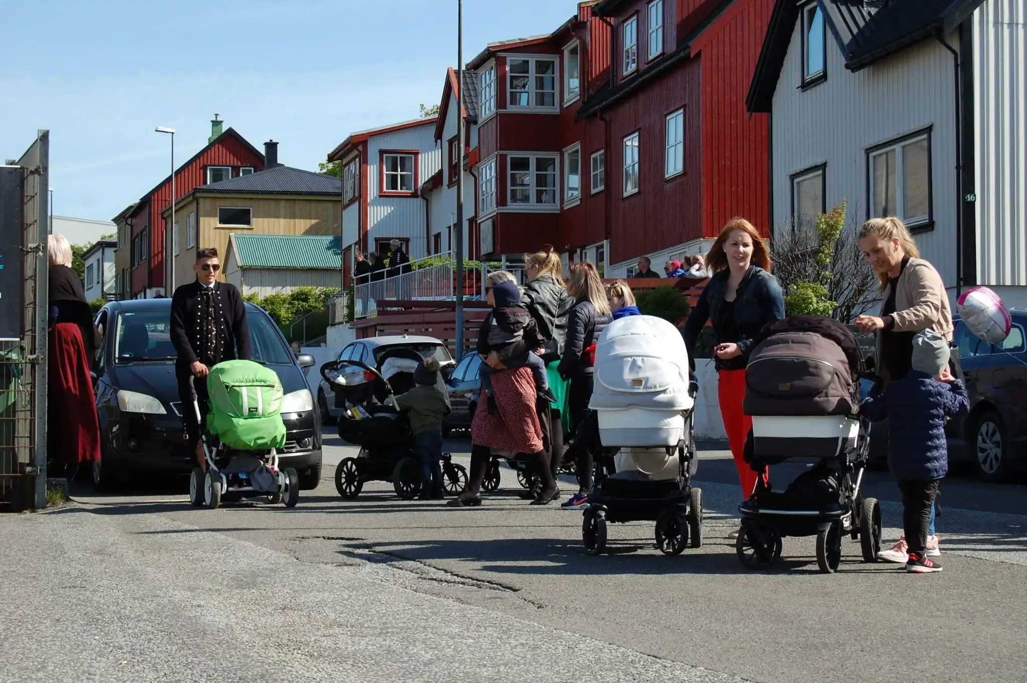 Færeyingar eignast fleiri börn – fæðingartíðni á Íslandi í sögulegu lágmarki