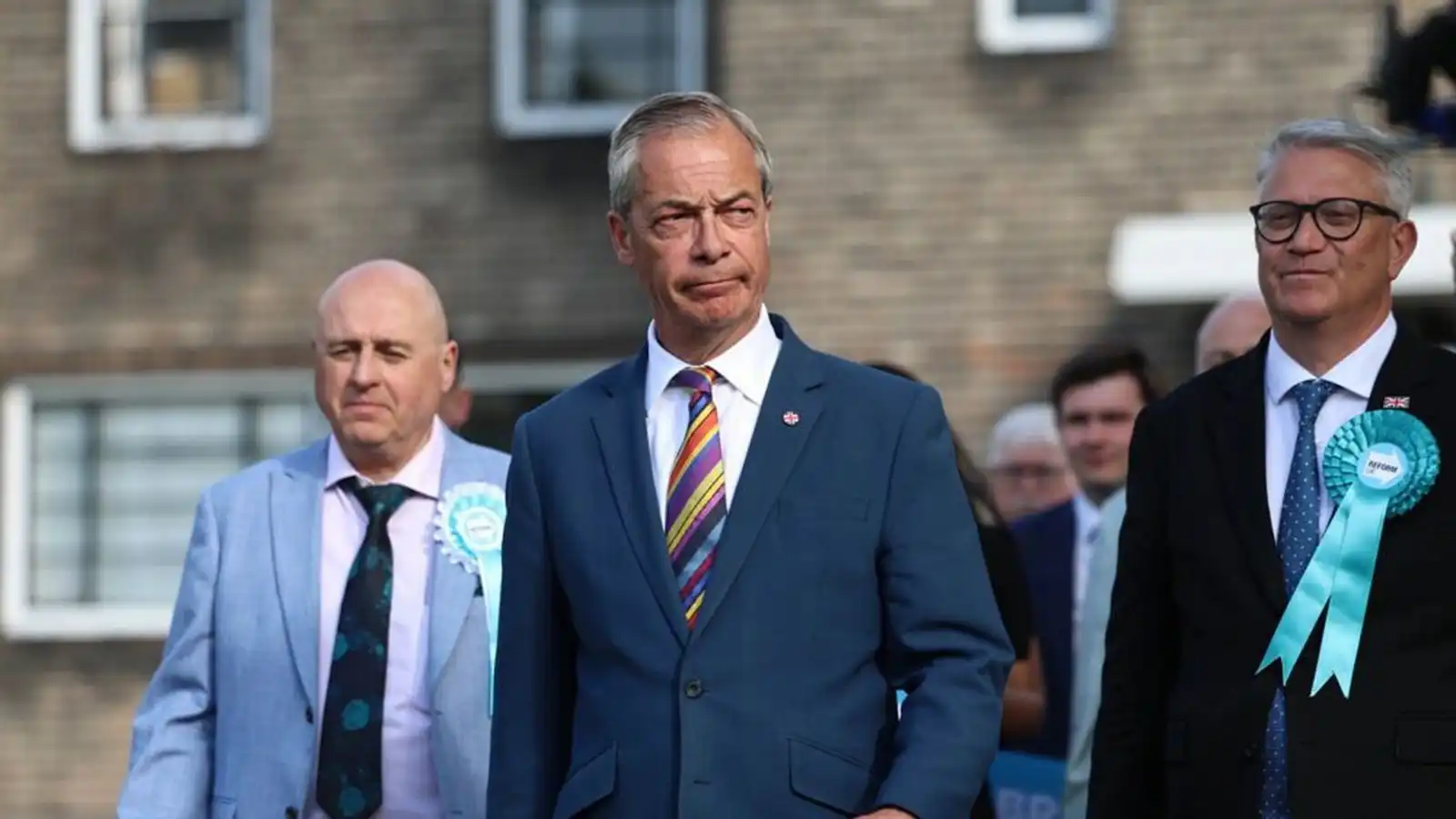 Farage segir af sér þing­mennsku eftir upp­ljóstranir um gjafir - Vísir