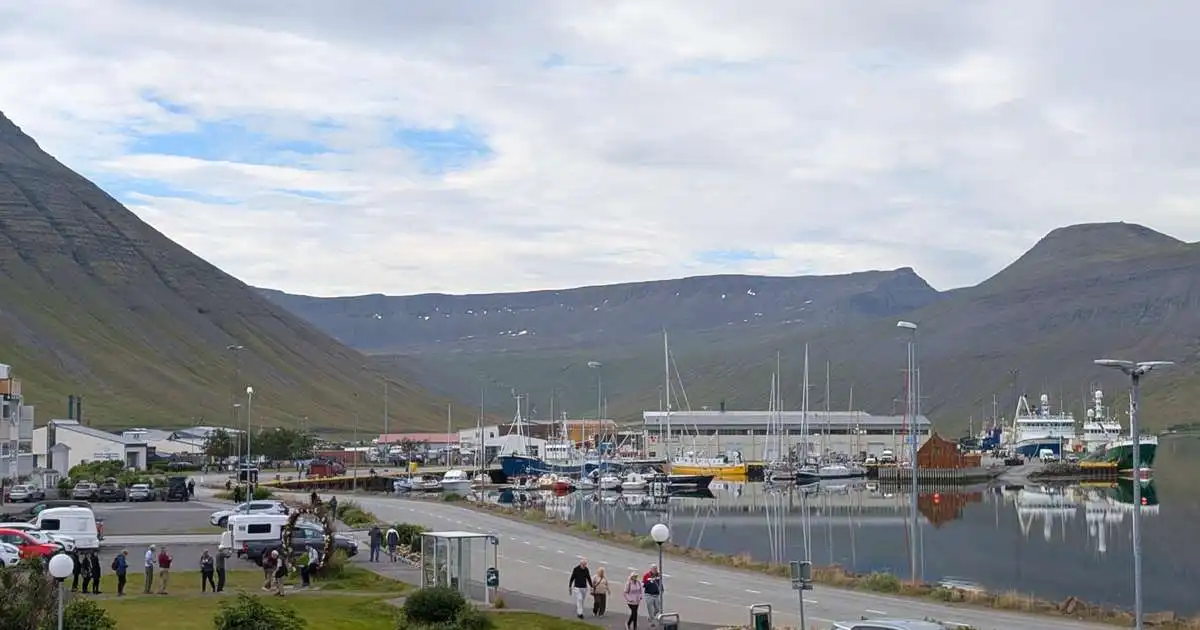 Farþegar skemmtiferðaskipa skila meirihluta erlendrar kortaveltu á Ísafirði