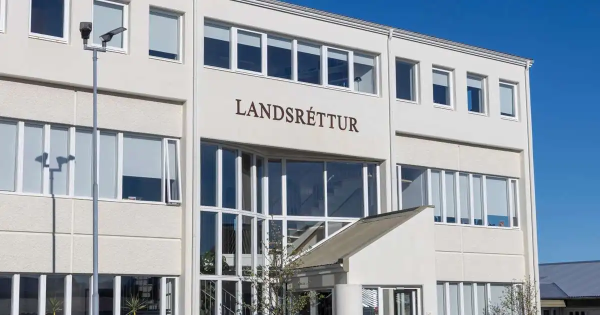 Fékk skilorðsbundinn dóm fyrir ítrekuð kynferðisbrot gegn systur sinni