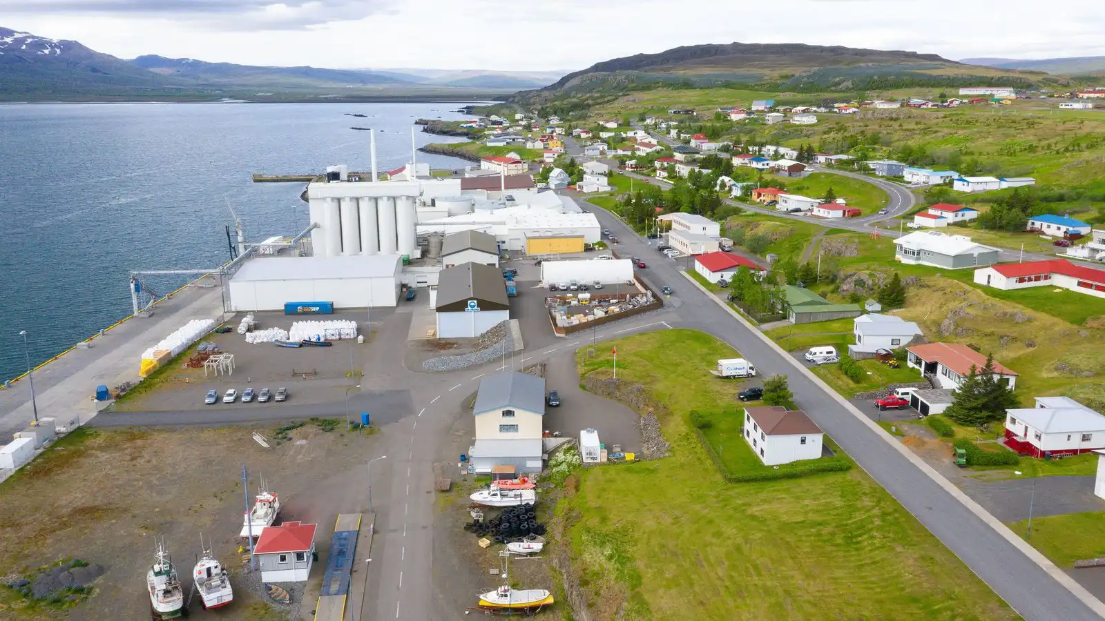 Fengu boð í grill­veislu en ekki að kjósa - Vísir