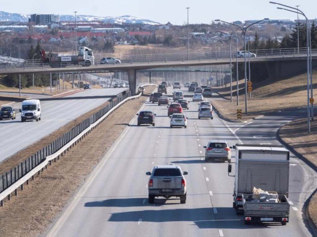 Fer kílómetragjaldið í þjóðaratkvæði?