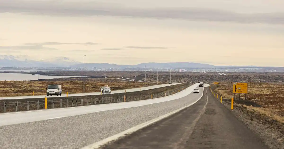 Fimm bíla árekstur á Reykjanesbraut