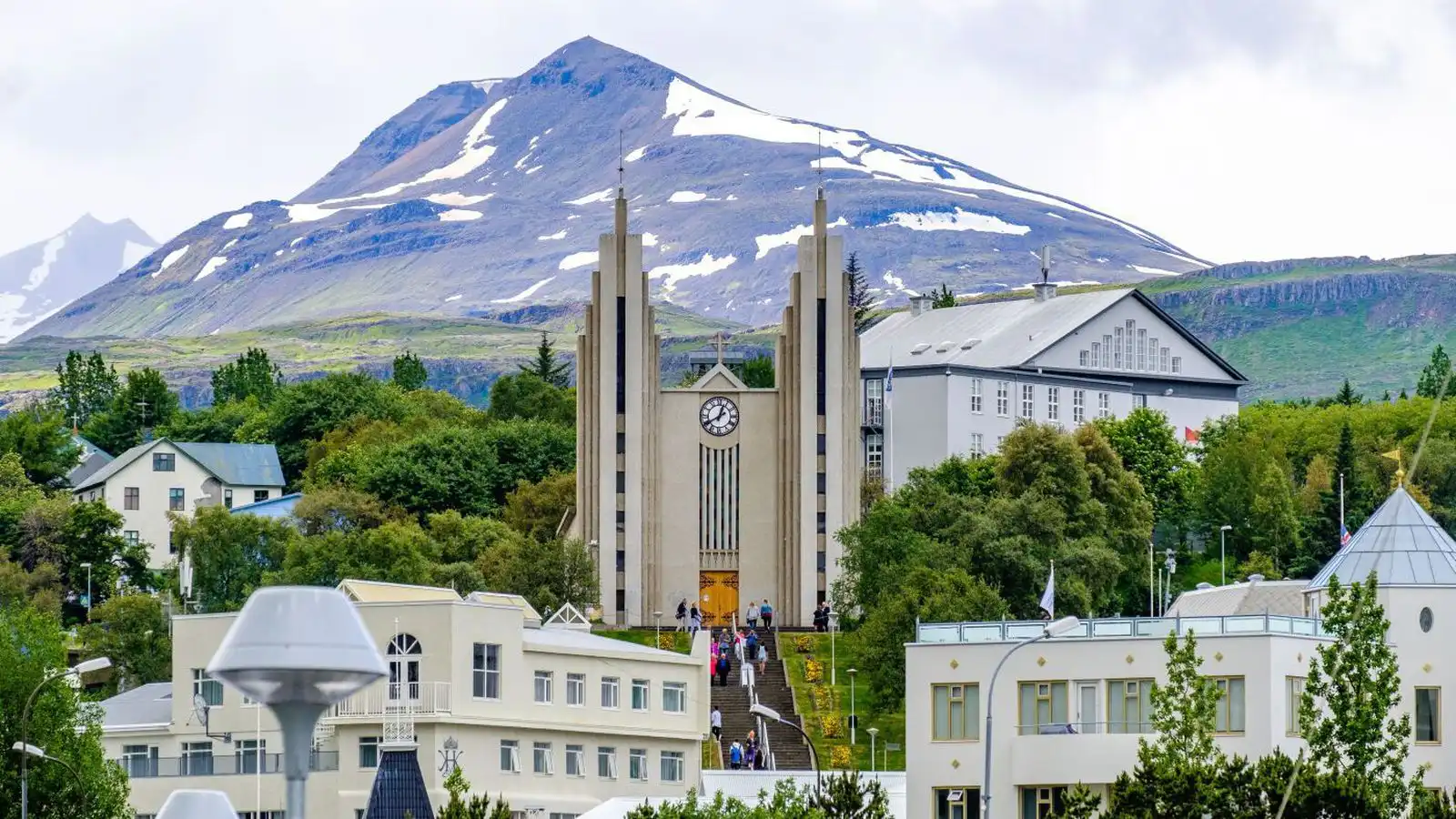 Fimm hundruð milljóna króna við­hald á dag­skrá - Vísir