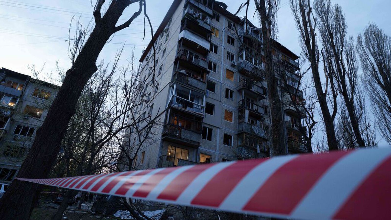 Fimm látnir eftir skot­á­rás í Kænu­garði - Vísir