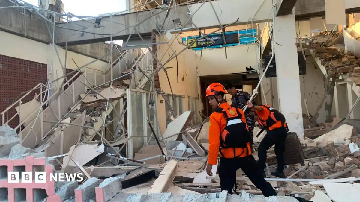 Five dead after 7.7 magnitude Indonesia earthquake