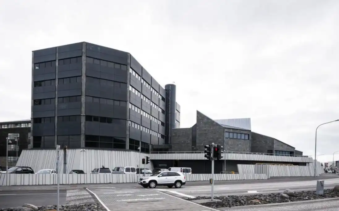 Fjármálakerfið traust og fasteignaverð hefur lækkað - DV