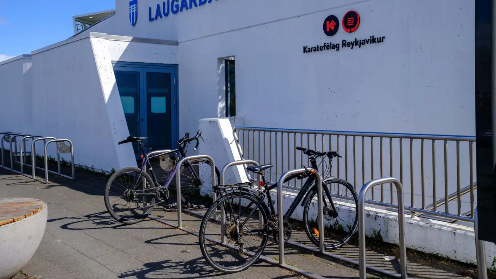 Fjölga stæðum fyrir deili­bíla og raf­hlaupa­hjól í Reykja­vík - Vísir
