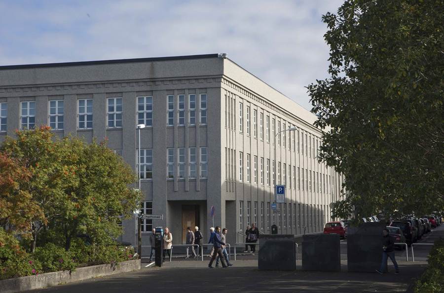 Fjölgun opinberra starfsmanna - Fjölgunin mest hjá sveitarfélögunum en ríkið bætir við heilbrigðisstarfsfólki - DV