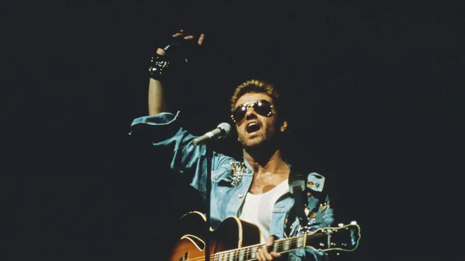 Fjölskyldudeilur vegna upp­boðs á gítar George Michael - Vísir