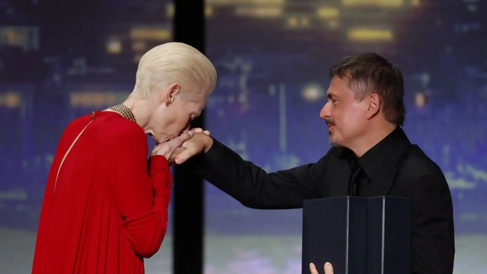 Fjörðurinn og mynd um á­hrif inn­rásar Rússa verð­launuð í Cannes - Vísir