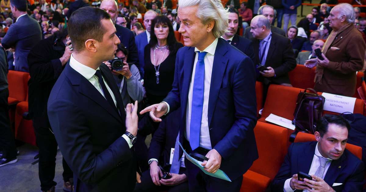 Flokkar yst til hægri koma saman í Mílanó í dag