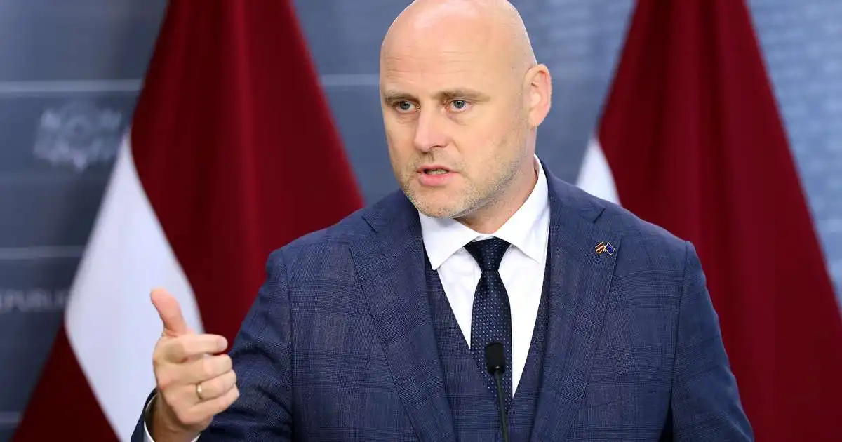 Flokkur forsætisráðherrans stærstur en samstarfslokkarnir dala