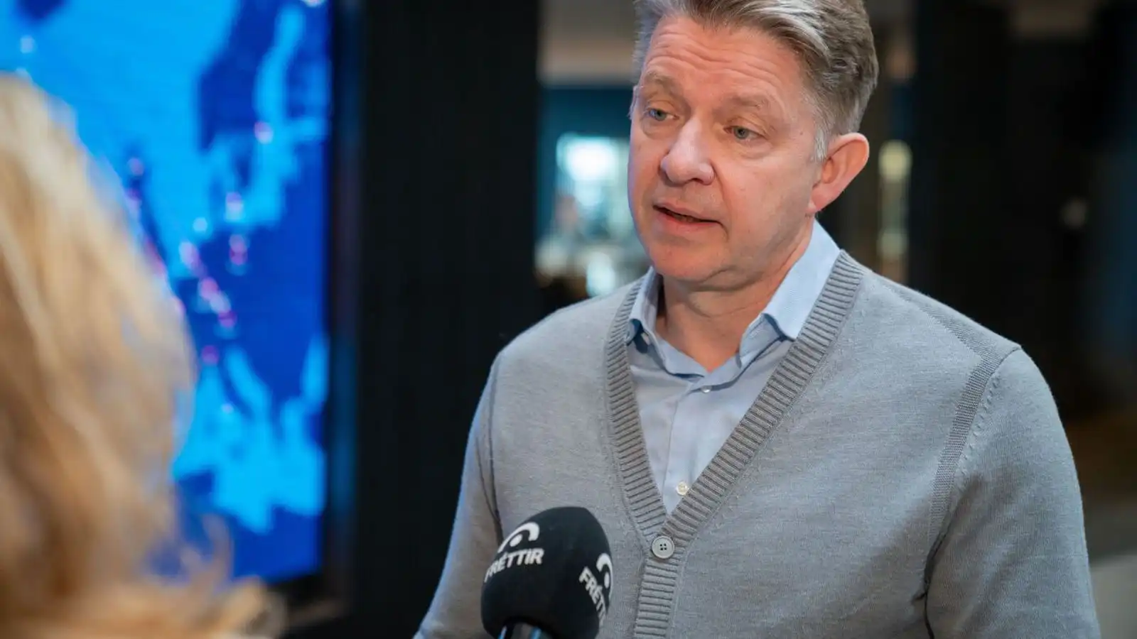 Flugi seinkað vegna for­falla í á­höfn - Vísir