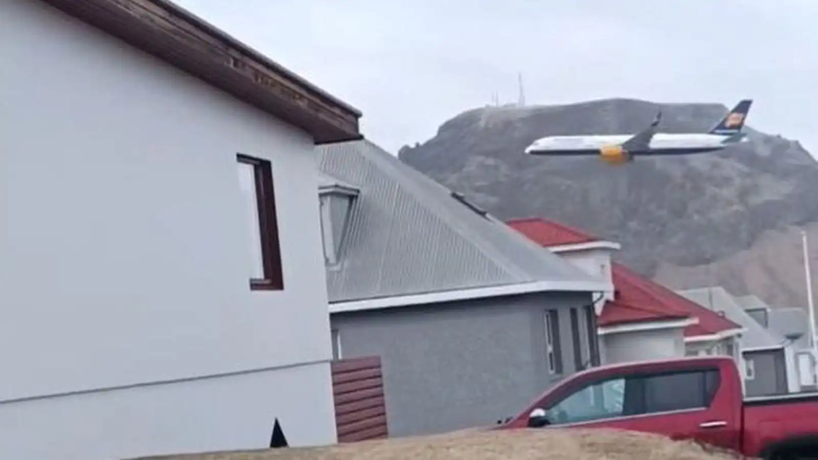 Flug­mennirnir sviptir flug­leyfi - Vísir
