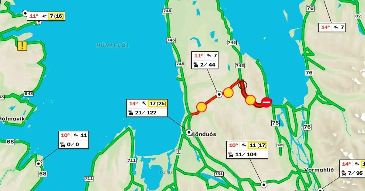 Flutningabíll valt á Þverárfjallsvegi