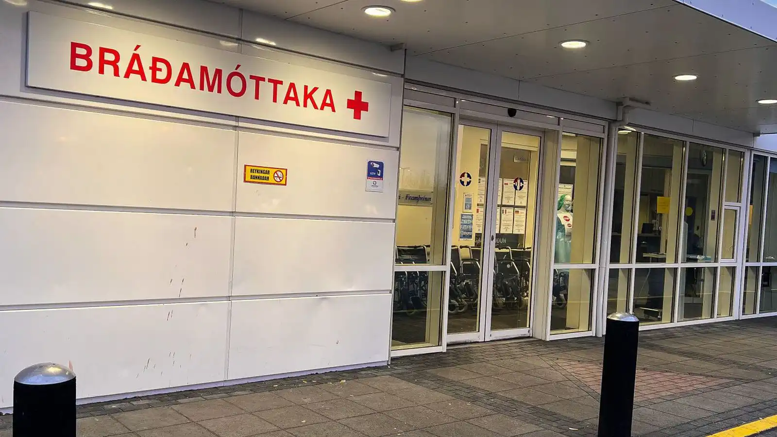 Flutt á sjúkra­hús með hraði vegna inn­vortis fíknefnasmygls - Vísir