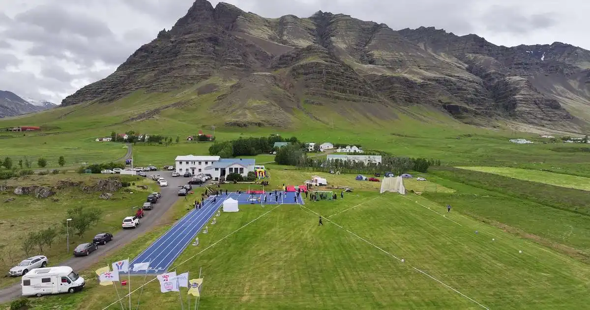 Fögnuðu nýjum frjálsíþróttavelli í Suðursveit