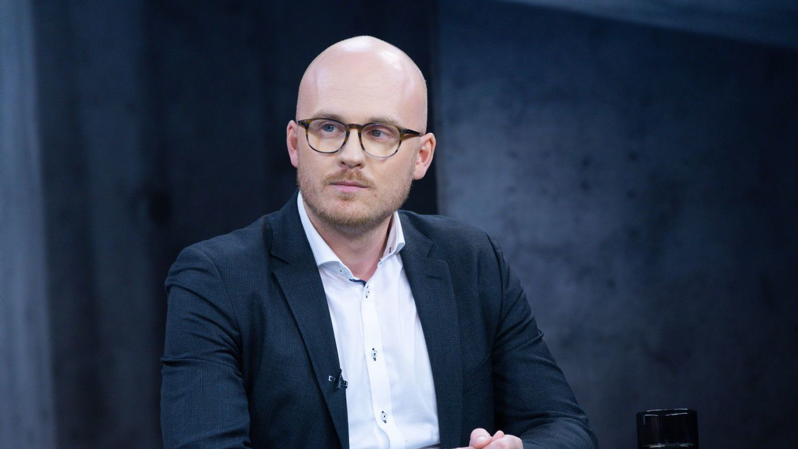 Föst í um­ferð í tæpa fjóra sólar­hringa á ári og kostnaðurinn yfir hundrað milljarðar - Vísir