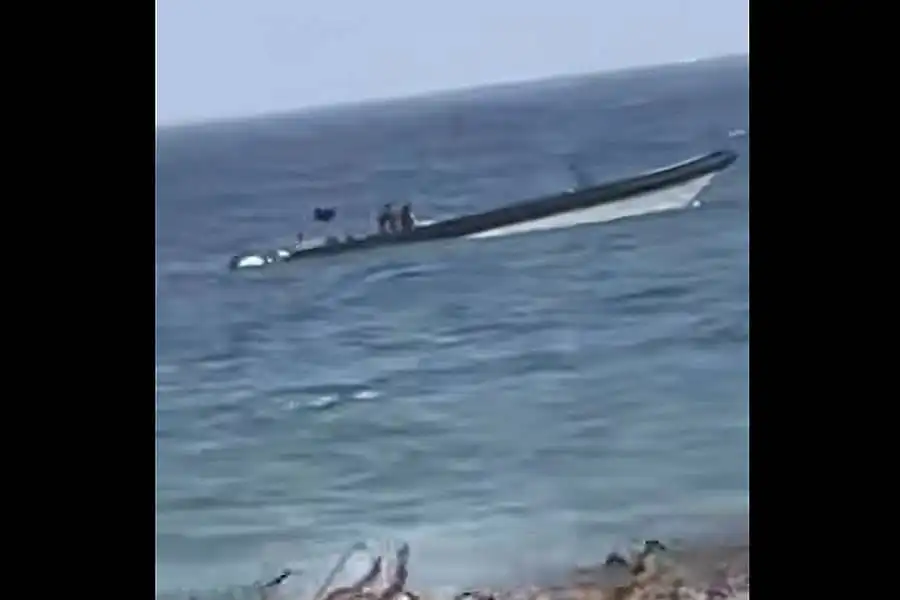 Four arrested after suspected drug boat runs aground in Lanzarote