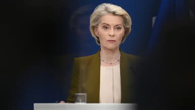 Framkvæmdastjórn Evrópusambandsins hefði átt að upplýsa almenning um samninga við lyfjaframleiðendur bóluefnanna