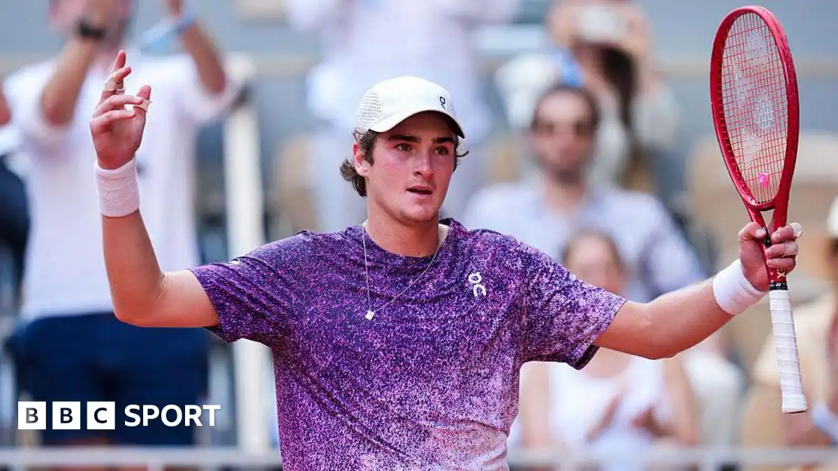 French Open 2026 results: Novak Djokovic beaten by Joao Fonseca in third-round thriller