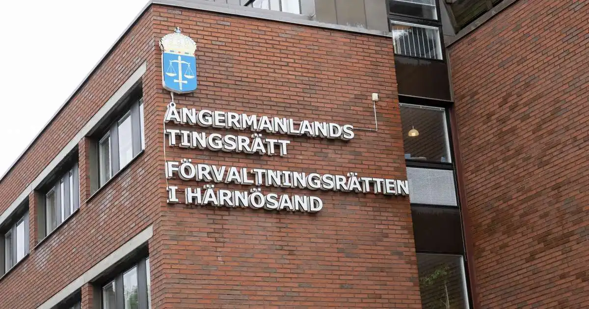 Fresta dómsuppsögu yfir manni sem sakaður er um að þvinga eiginkonu sína í vændi