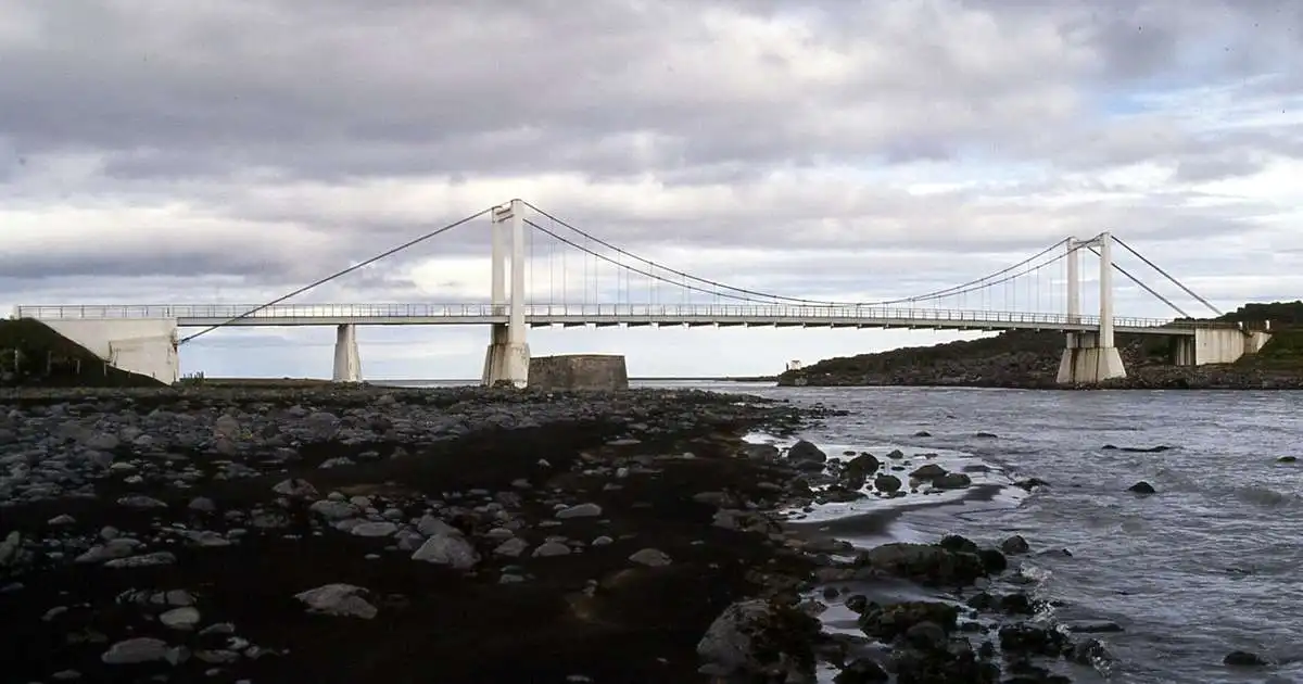 Fresta frekari viðgerðum á brúnni yfir Jökulsá á Fjöllum fram yfir mesta ferðatíma