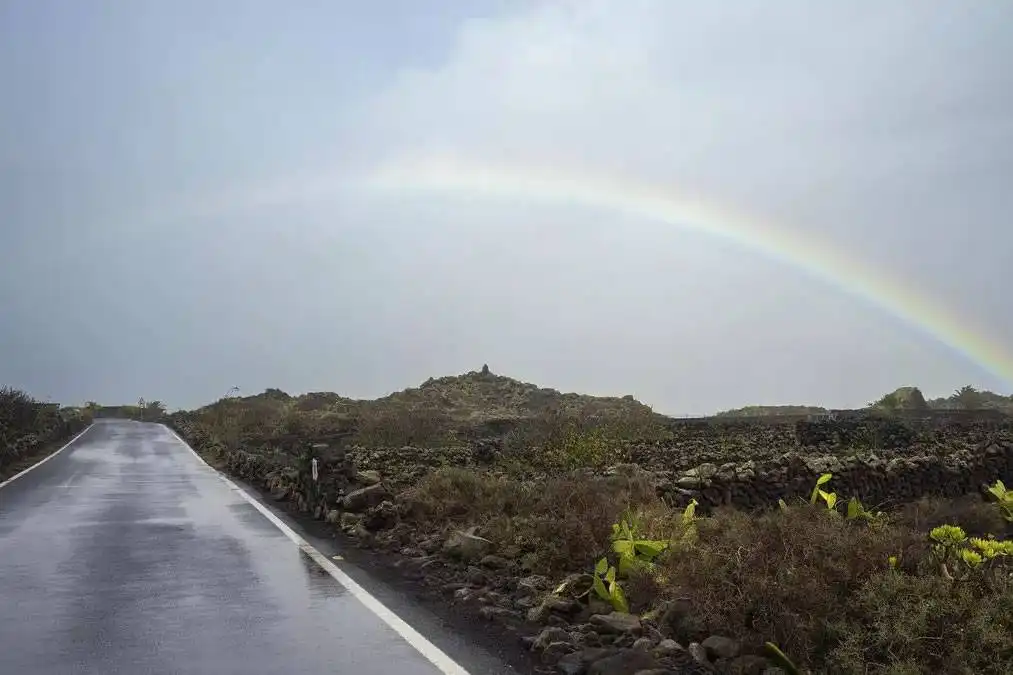 FRIDAY: A mixed bag of weather with 30°C and rain in some parts of the Canary Islands