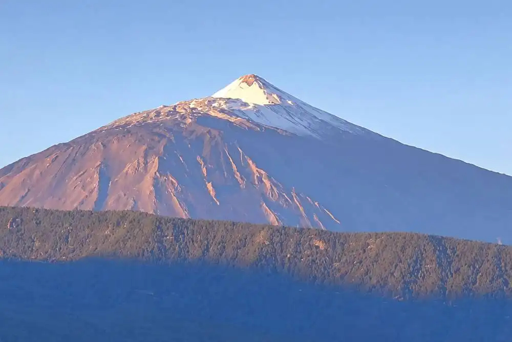 FRIDAY WEATHER: Brighter skies return after Teide’s first autumn snow