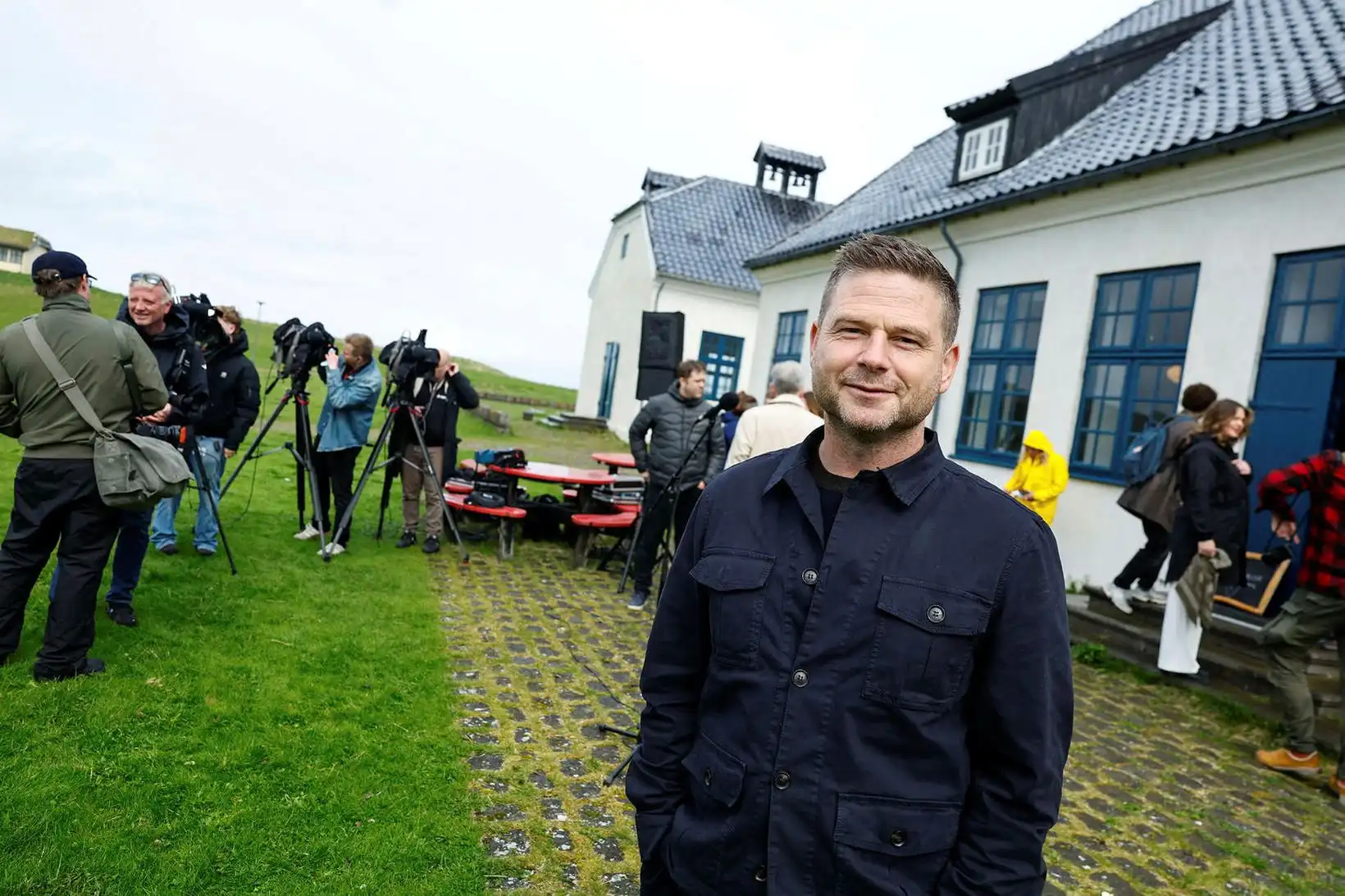 Fulltrúar þriggja flokka undirrita samning í Viðey - MBL.IS