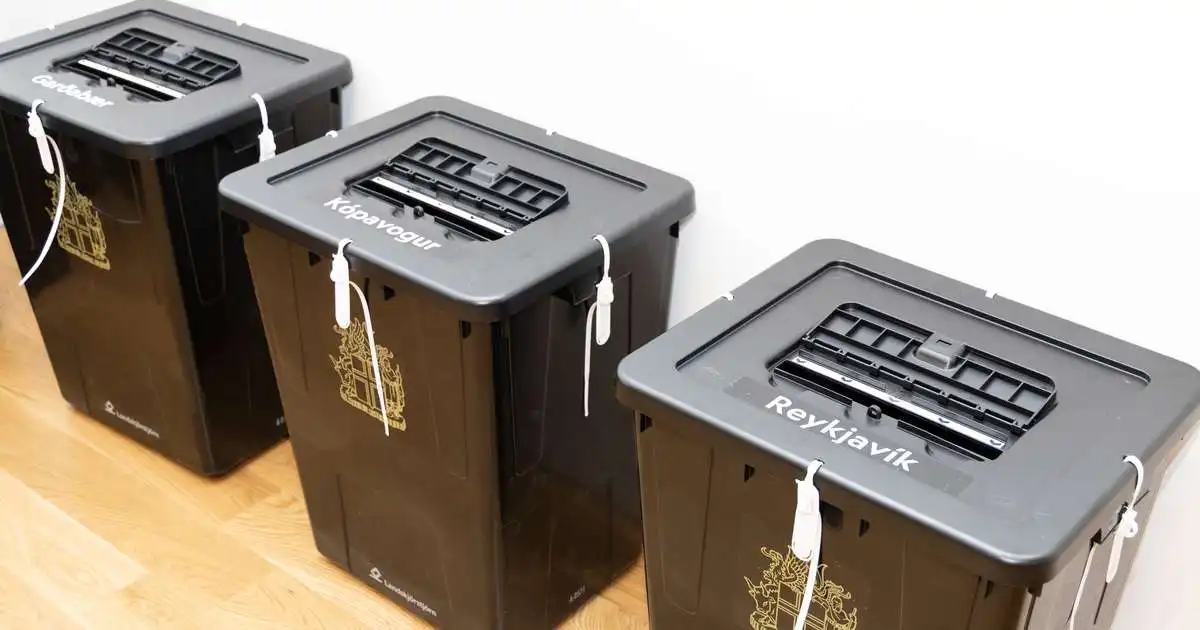 Fylgjast með framkvæmd kosninganna