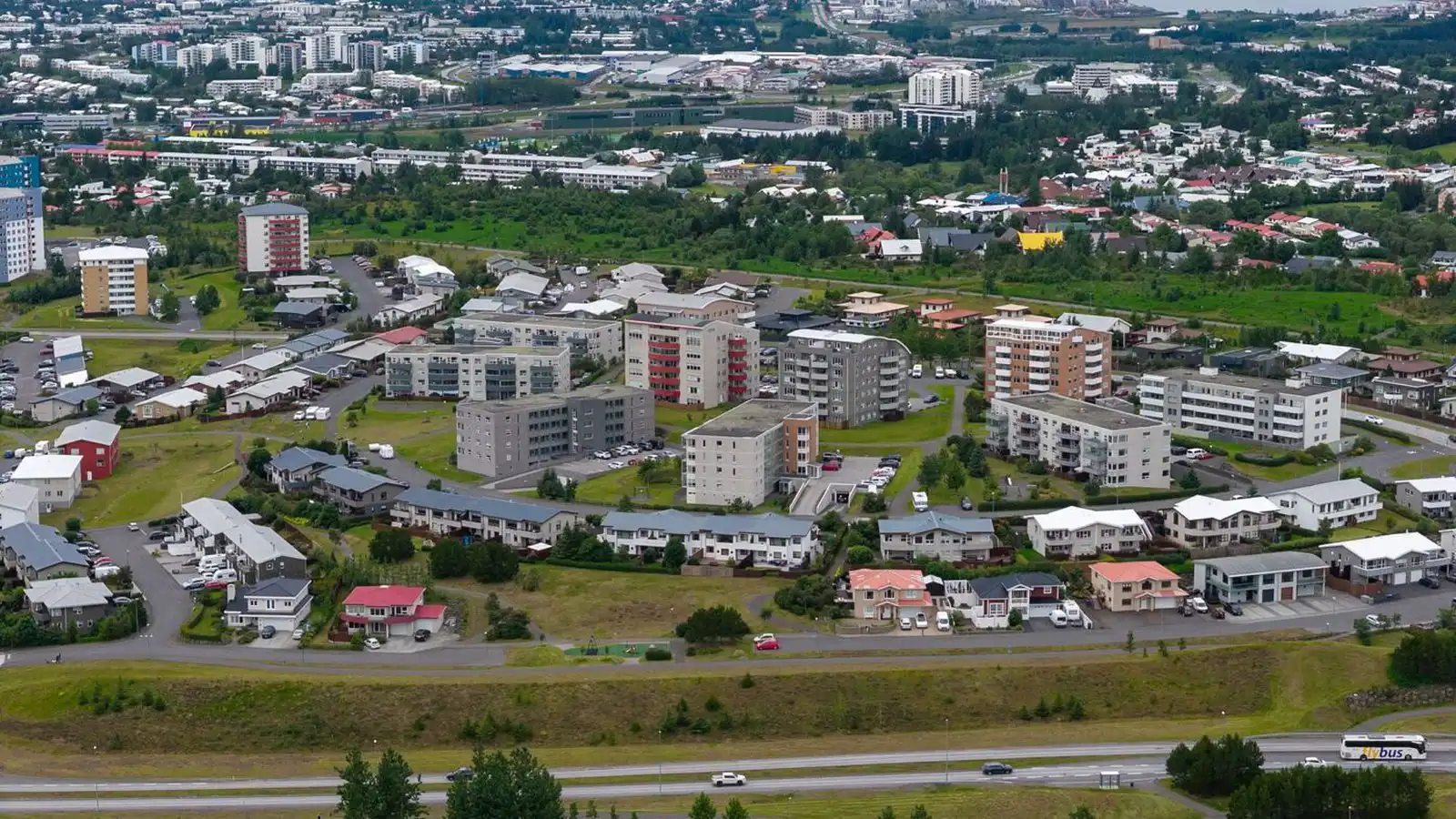 Gæslu­varð­hald sonar þing­mannsins aftur fram­lengt - Vísir