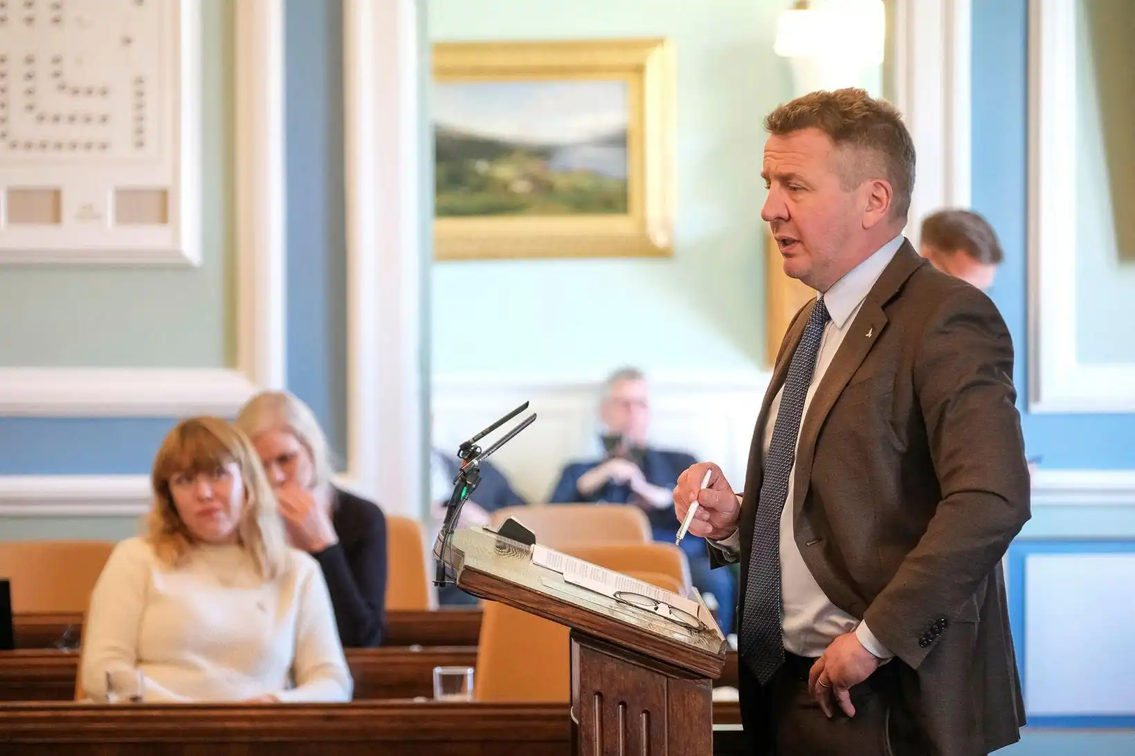 Gefur ríkisstjórninni 9,5 í einkunn - MBL.IS