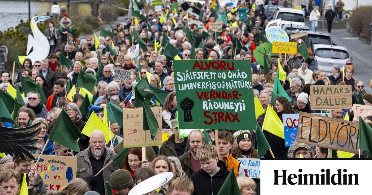 Gengu gegn spillingu íslenskrar náttúru