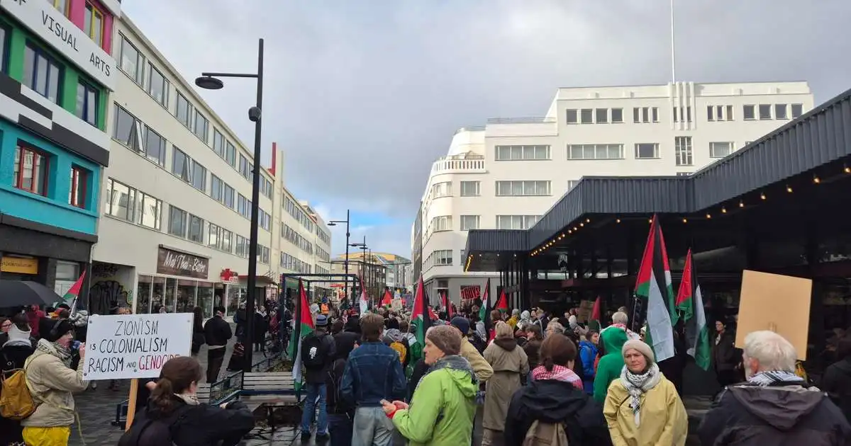 Gengu kröfugöngu niður Laugaveg í tilefni alþjóðlegs aðgerðadags fyrir Palestínu