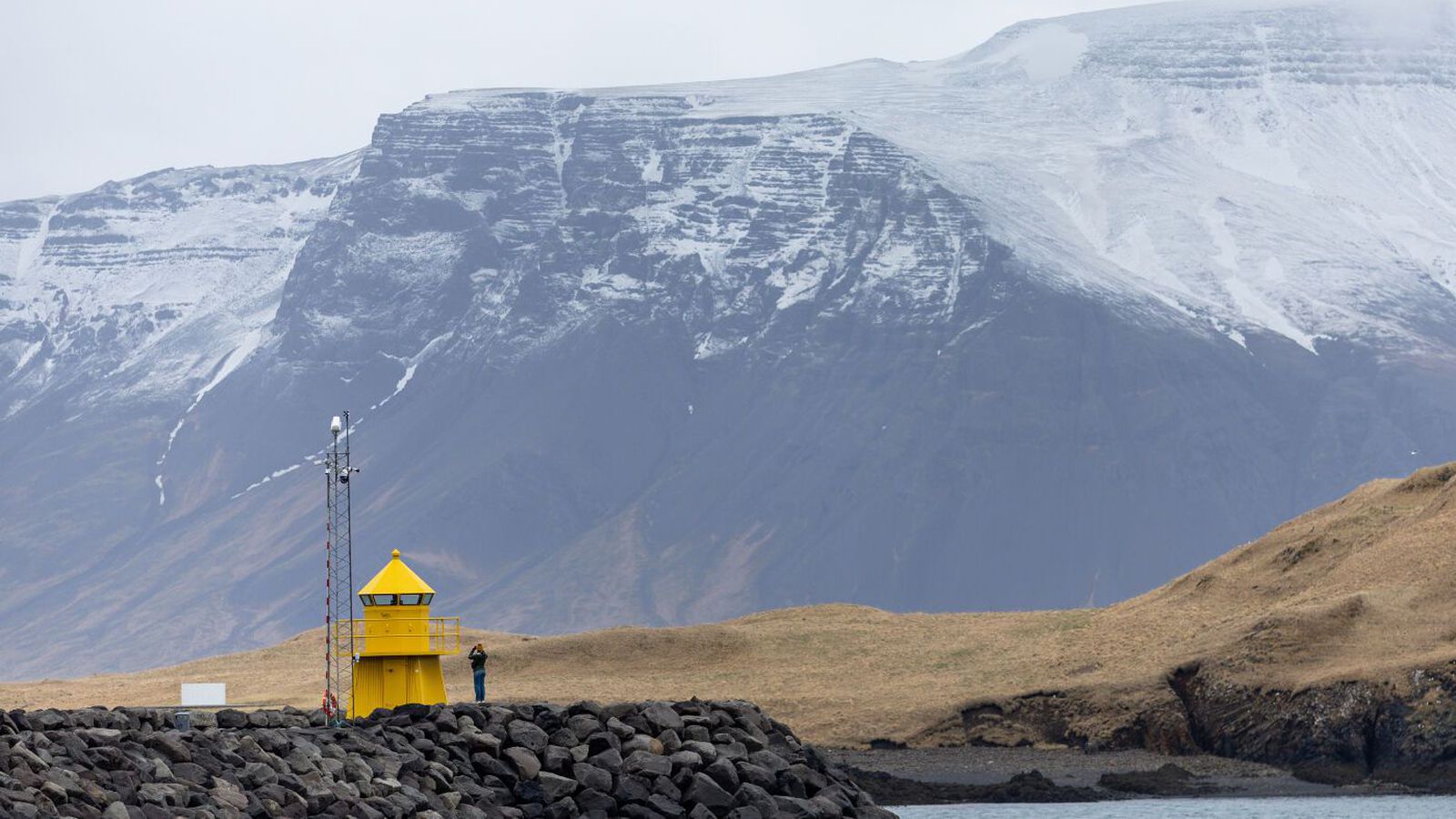 Gengur í suð­vestan stinnings­kalda með stöku skúrum eða éljum - Vísir