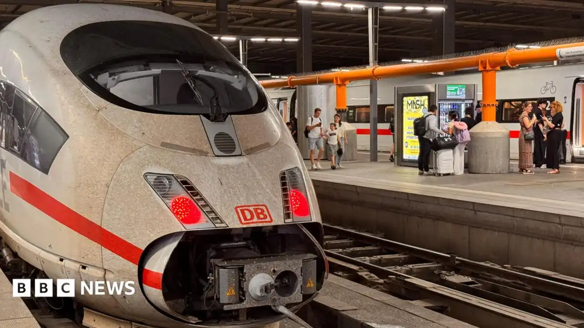 Germany rail network briefly halted nationwide due to IT malfunction