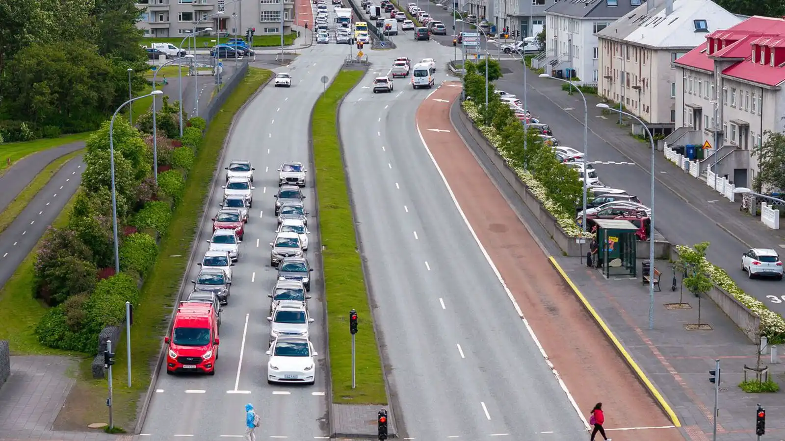 Gönguljósin á Miklu­braut: Bráðalausn eða bið eftir stokknum? - Vísir