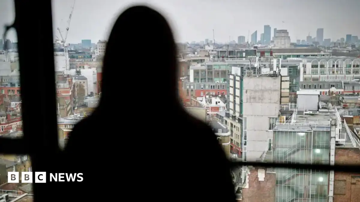 Government offers to meet woman abused by neo-Nazi MI5 agent
