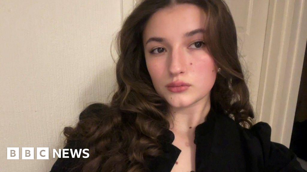 Graduate describes being 'ghosted' by 400 employers