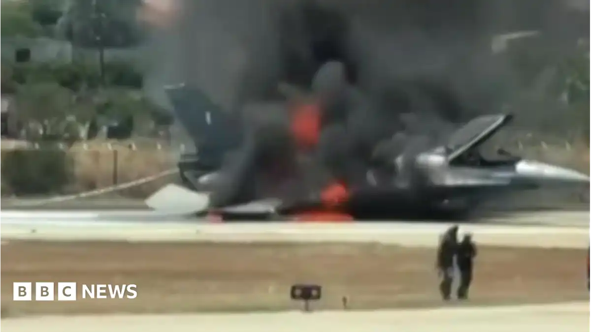Greek F-16 fighter jet crash-lands at busy Zakynthos airport