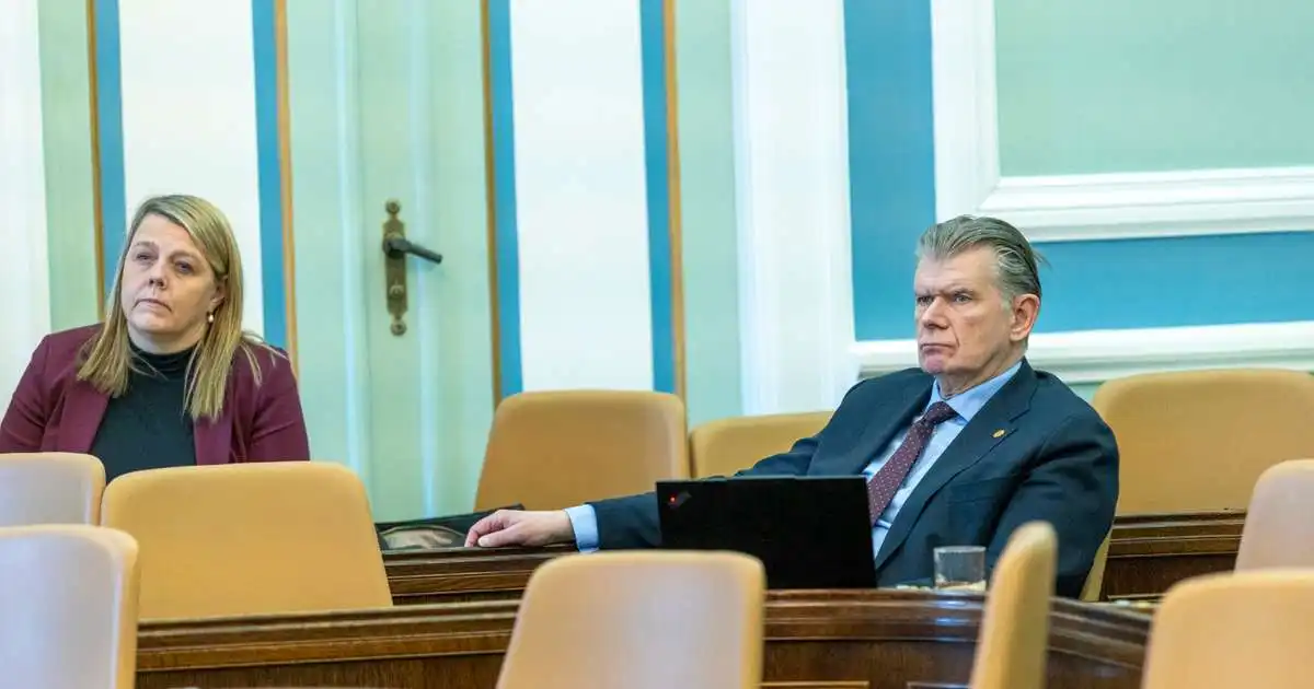 Greiða atkvæði um brottvísunarstöð í dag
