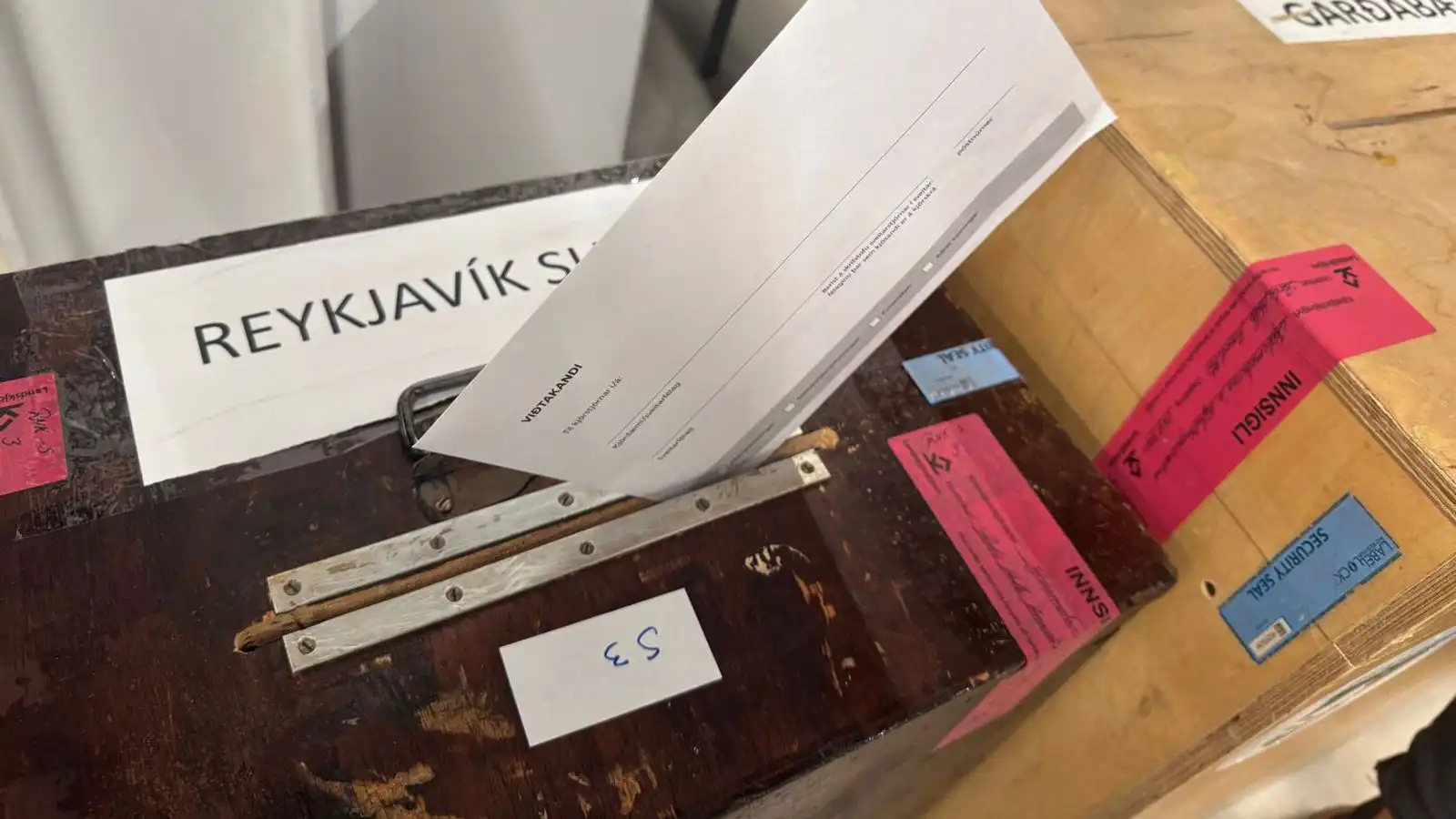 Gríðar­leg fjölgun utankjörfundaratkvæða geti haft á­hrif á kosninga­nótt - Vísir
