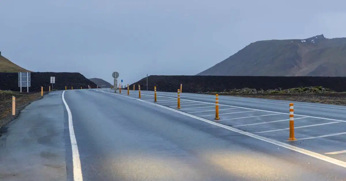 Grindavíkurvegi lokað hluta fimmtudags