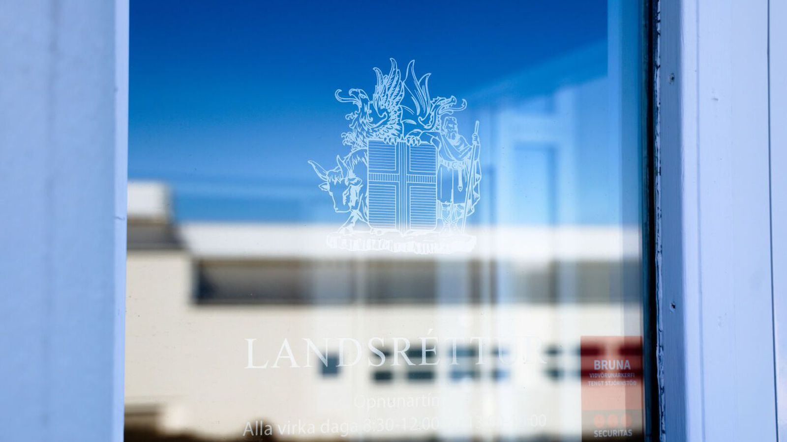 Grunaður í tengslum við eld á heimili eigin­konu sinnar - Vísir